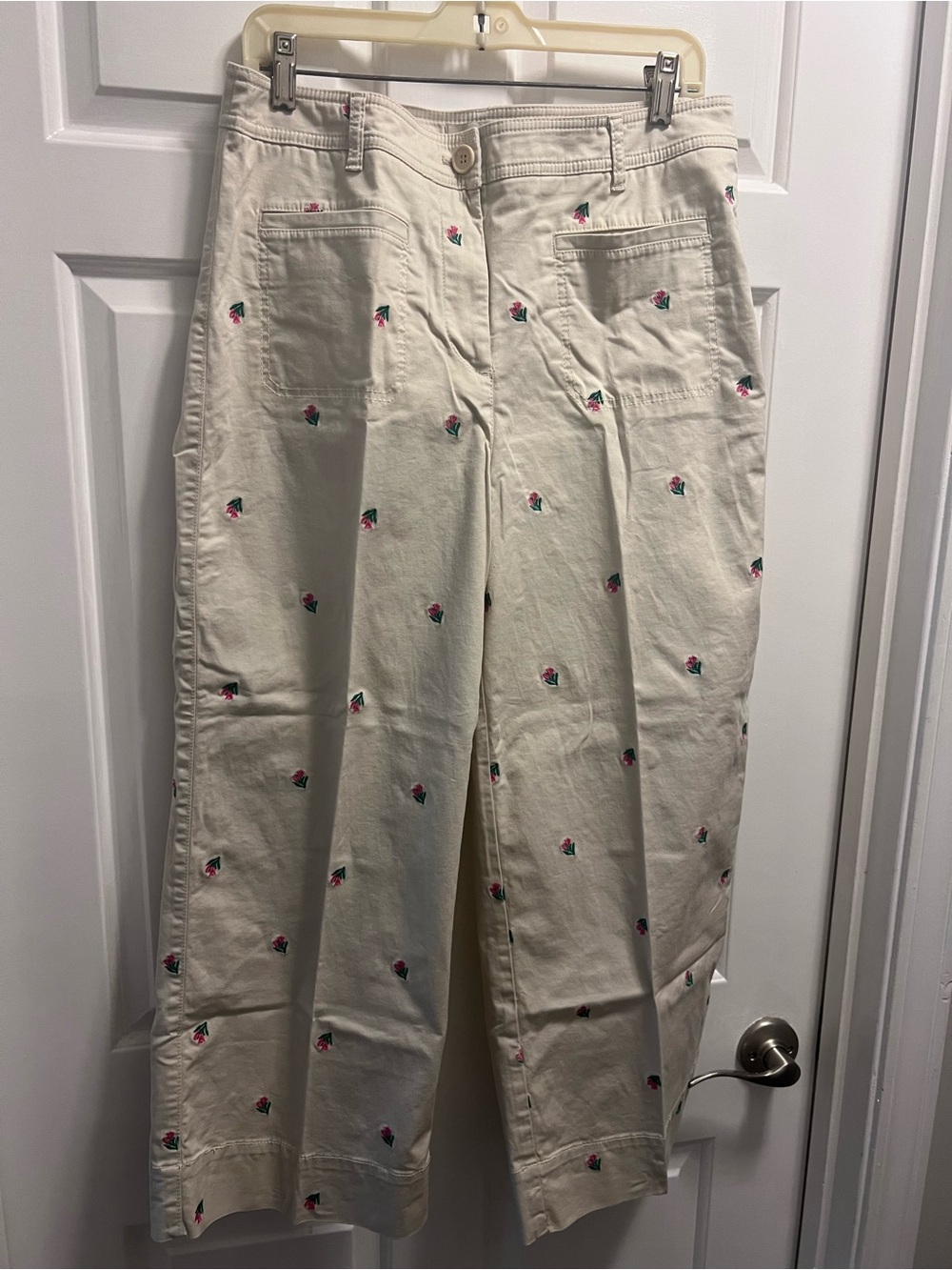 Talbots Cream Ankle Cropped Pants with Pink & Green Embroidery